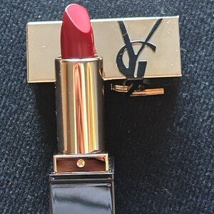 Yves Saint Laurent Elegant Travel size Lipstick - Rouge pur Couture shade 62Y201